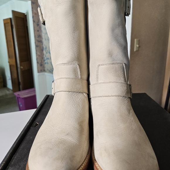 Frye Boots - Picture 4 of 9